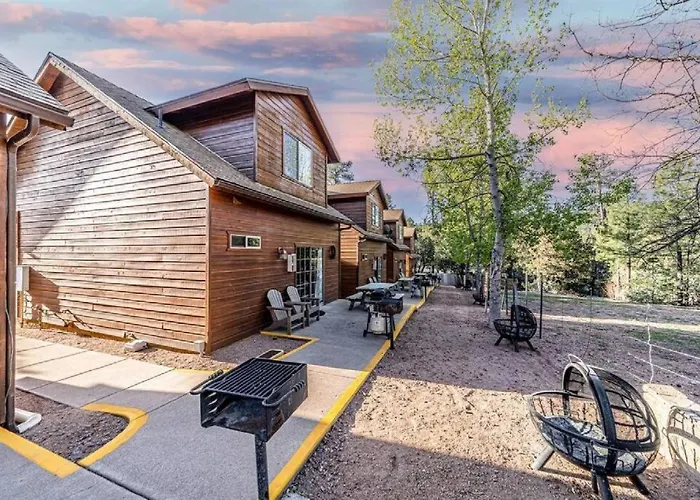 Cabin#2 Elk Hallow - Pet Friendly - Sleeps 6 - Playground & Game Chalet