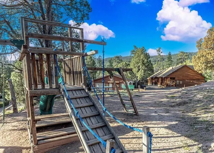 Chalet Cabin#2 Elk Hallow - Pet Friendly - Sleeps 6 - Playground & Game