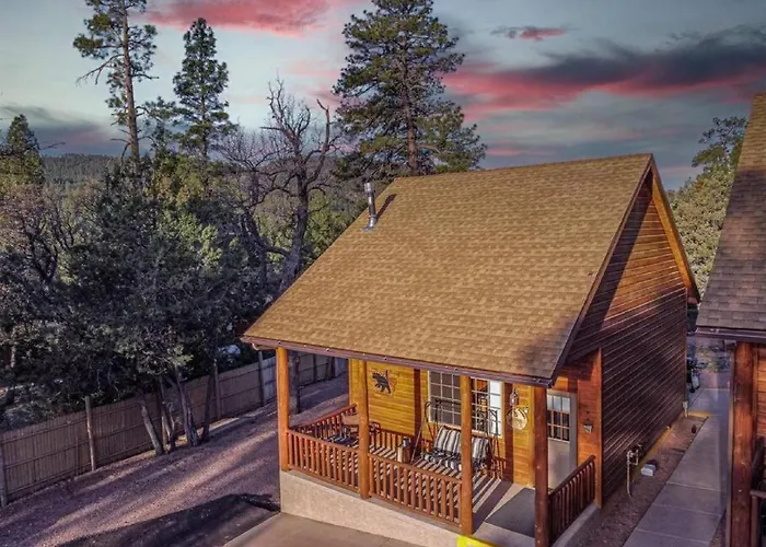 Cabin#2 Elk Hallow - Pet Friendly - Sleeps 6 - Playground & Game Chalet *